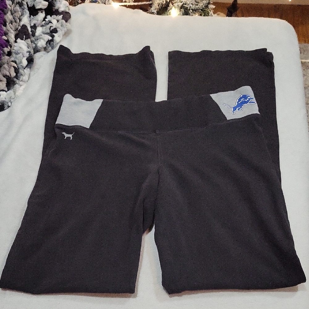 PINK Victoria's Secret Detroit Lions Football Yoga Pants